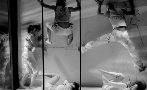 Small (2008) choreographed by Lin Wen-chung, and performed by Lin Wen-chung, Chiu Yu-wen, Lin Hsiao-yuan, Lee Guo-zhi and Wu Xing-ya of Wcdance.